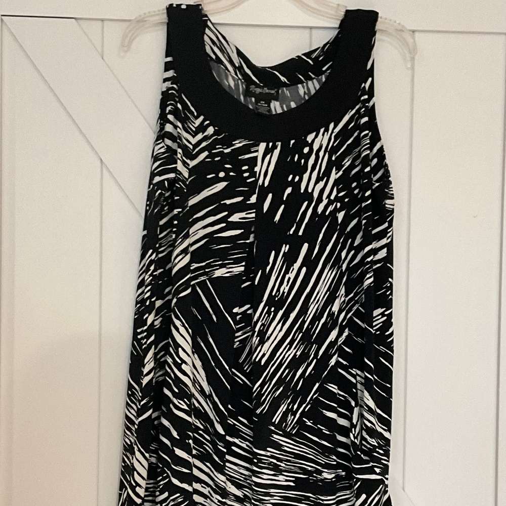 Maggie Barnes black white dress woman’s 14 like new